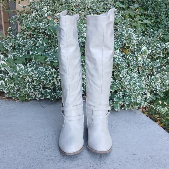 JustFab Stone Light Grey Knee Length Zip Western Style Low Heel Boots Like New - Picture 2 of 9